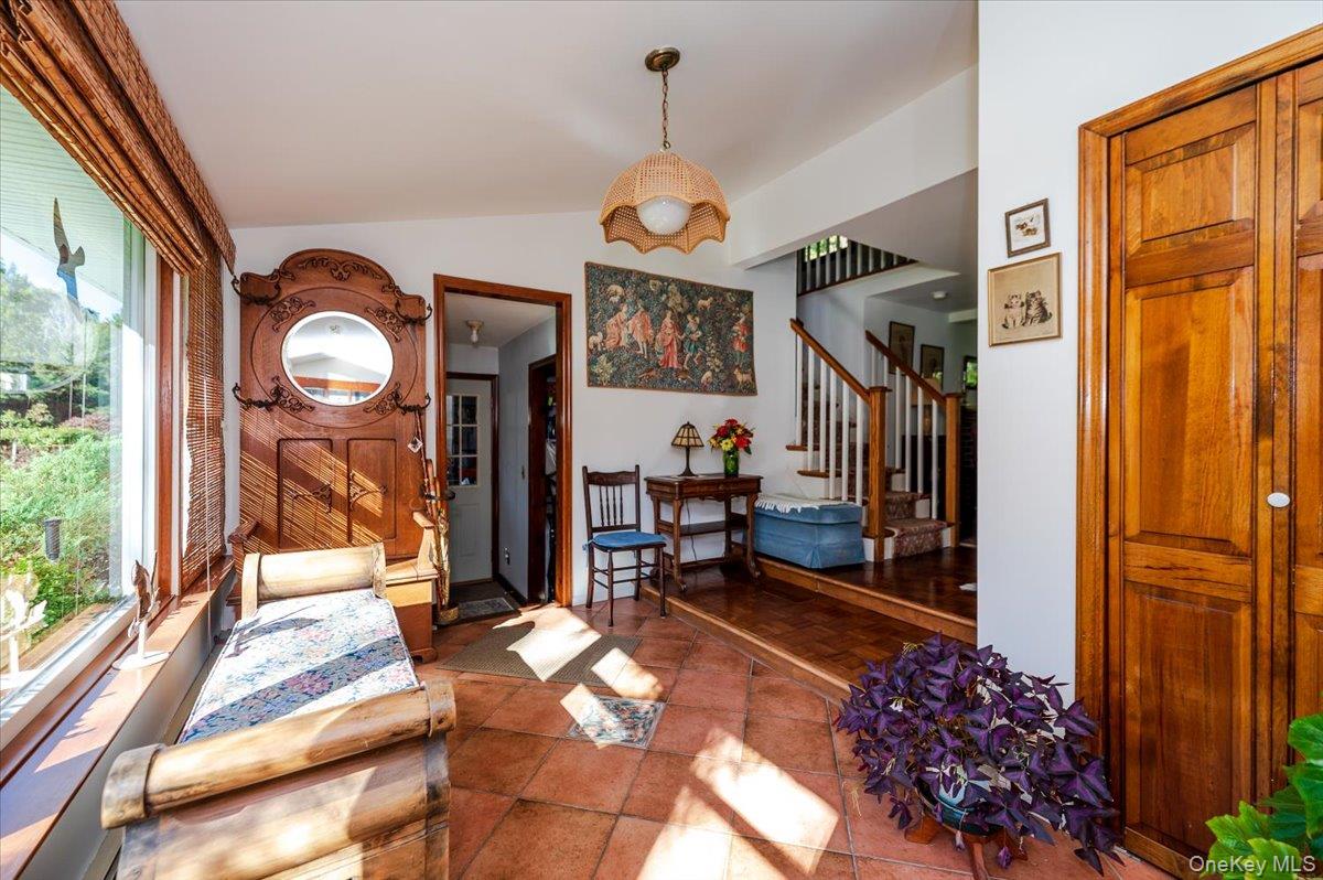 #2 photo, 280 W 22nd Street, Huntington , NY 11743