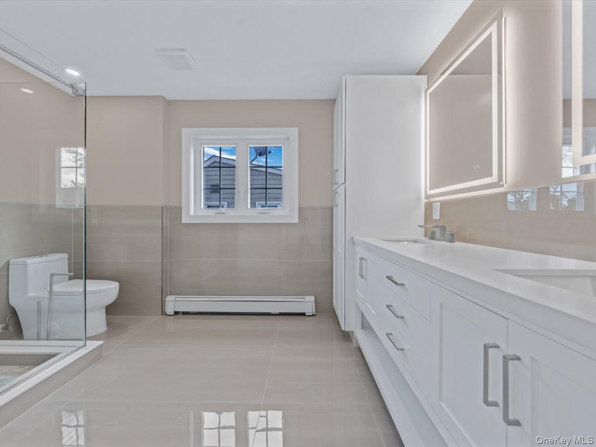 #16 photo, 111 Celler Avenue, ナッソー郡 New Hyde Park , NY 11040