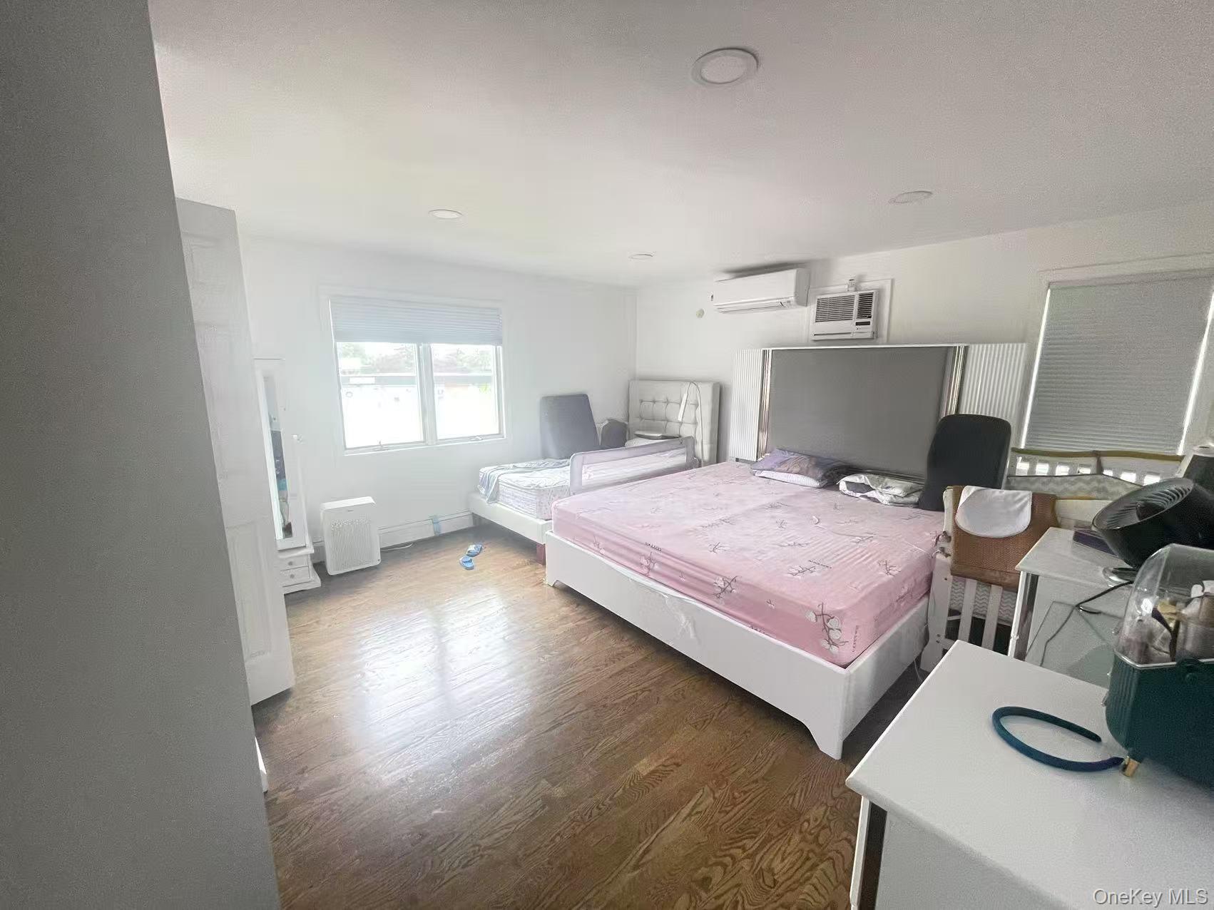 #9 photo, 110 Parkside Drive, ナッソー郡 Levittown , NY 11756