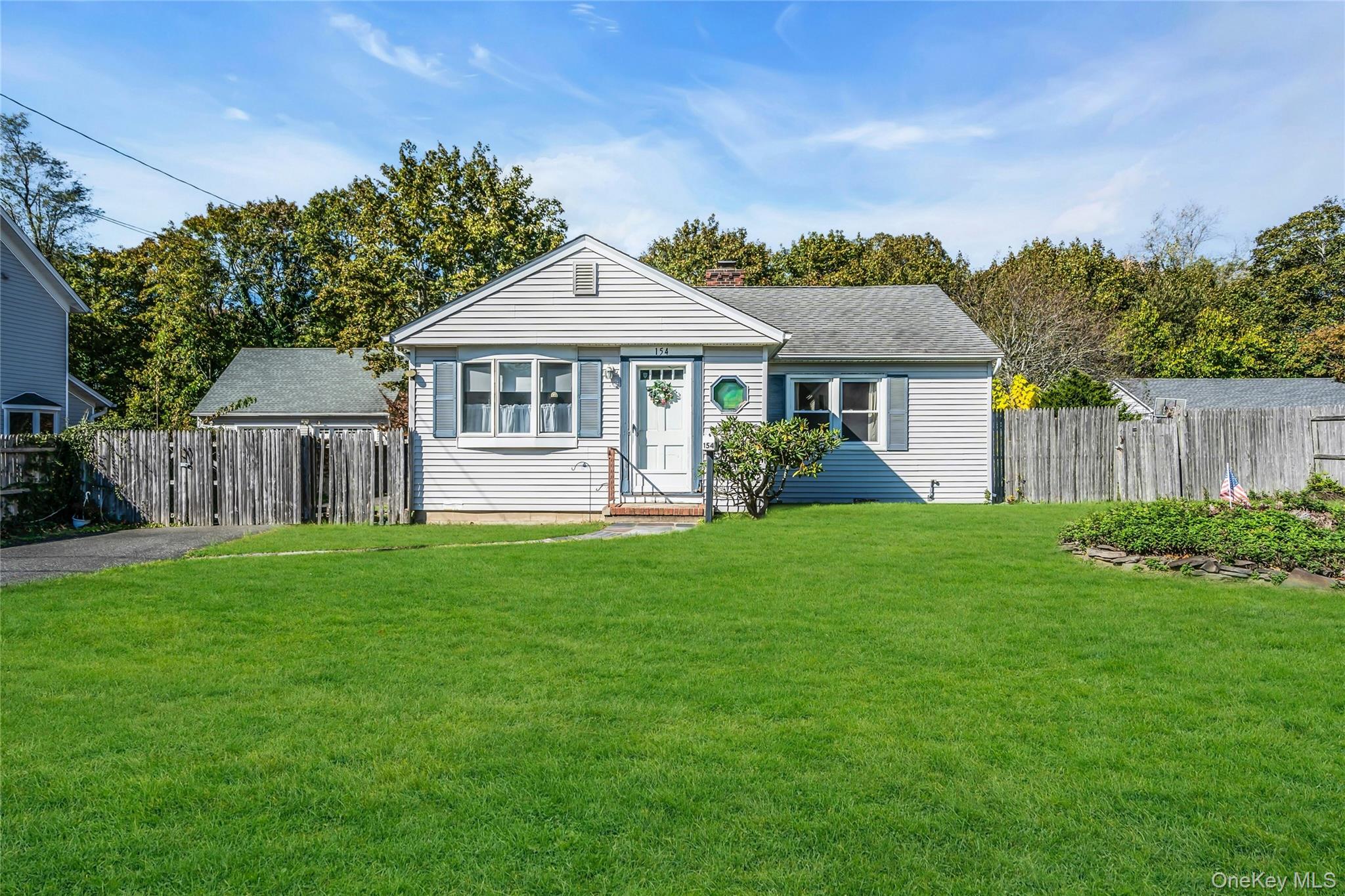 #1 photo, 154 Ackerly Street, サフォーク郡 Riverhead , NY 11901