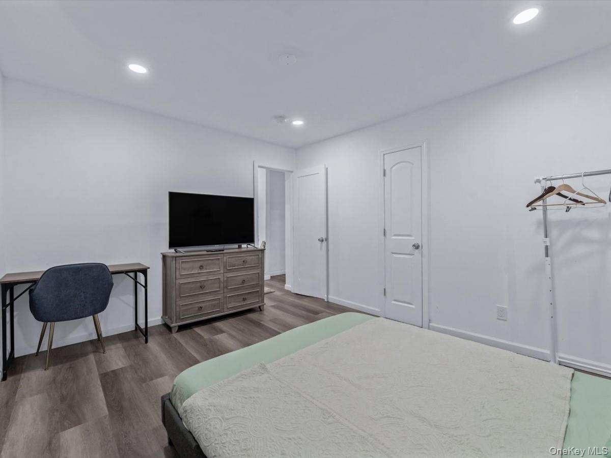 #13 photo, 21 James Ll Burrell Avenue, ナッソー郡 Hempstead , NY 11550