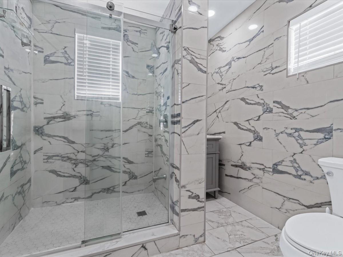 #16 photo, 21 James Ll Burrell Avenue, ナッソー郡 Hempstead , NY 11550