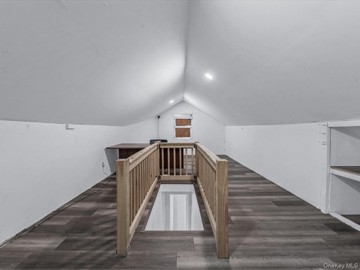 #17 photo, 21 James Ll Burrell Avenue, ナッソー郡 Hempstead , NY 11550