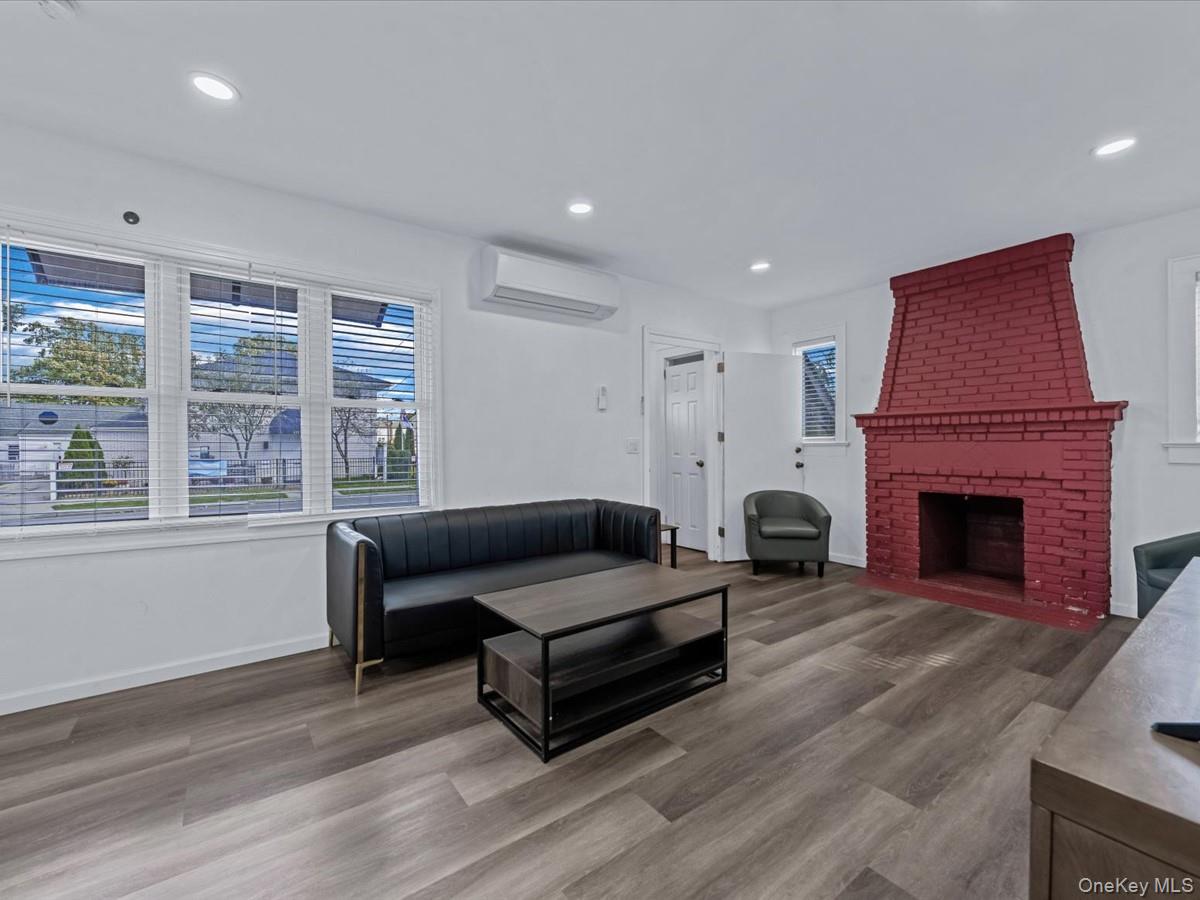 #4 photo, 21 James Ll Burrell Avenue, ナッソー郡 Hempstead , NY 11550