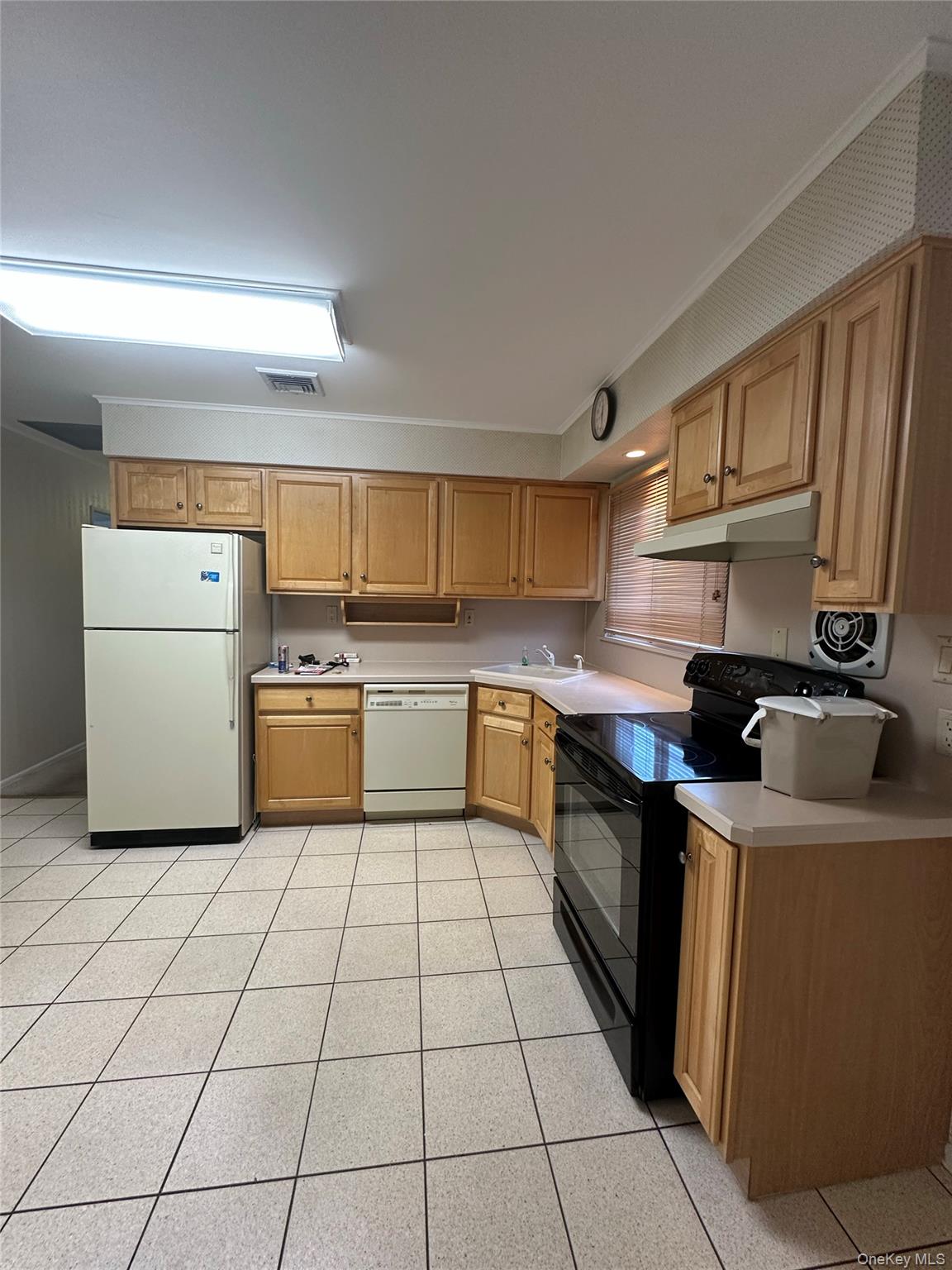 #9 photo, 166-27 16th Avenue, Whitestone , NY 11357