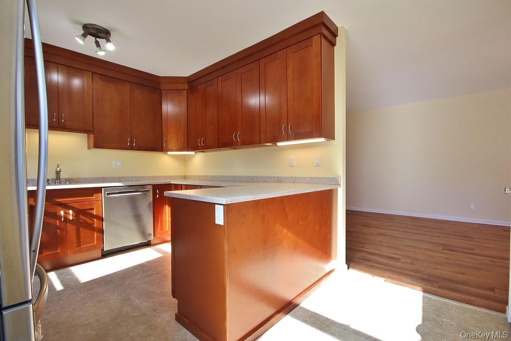 #11 photo, 16 N Broadway, White Plains , NY 10601