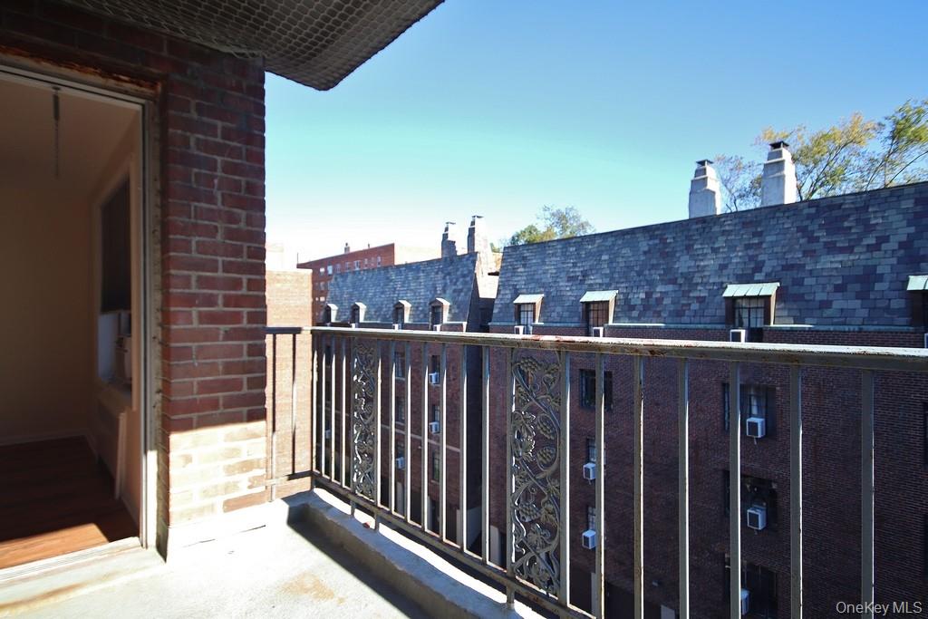 #14 photo, 16 N Broadway, White Plains , NY 10601