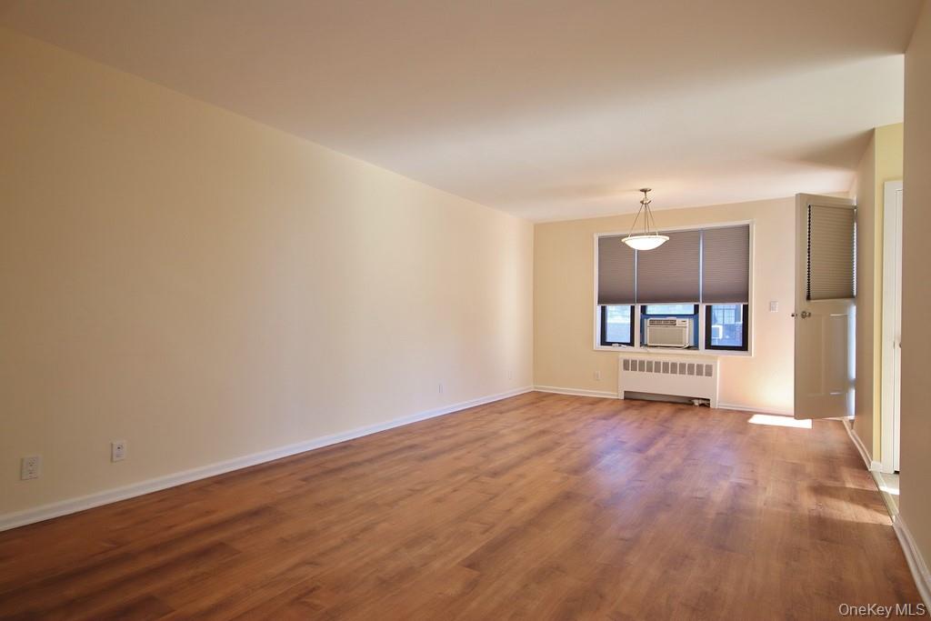 #18 photo, 16 N Broadway, White Plains , NY 10601