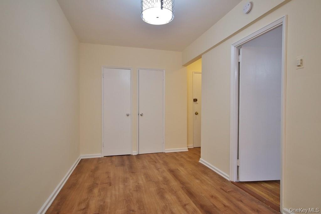 #19 photo, 16 N Broadway, White Plains , NY 10601