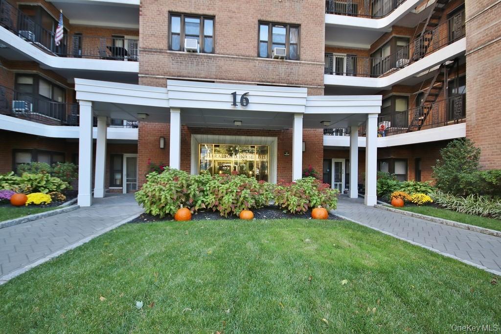 #2 photo, 16 N Broadway, White Plains , NY 10601