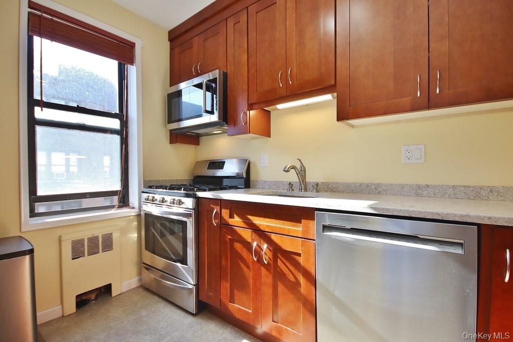 #7 photo, 16 N Broadway, White Plains , NY 10601