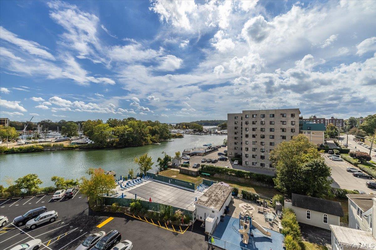 #11 photo, 640 Pelham Road, New Rochelle , NY 10805