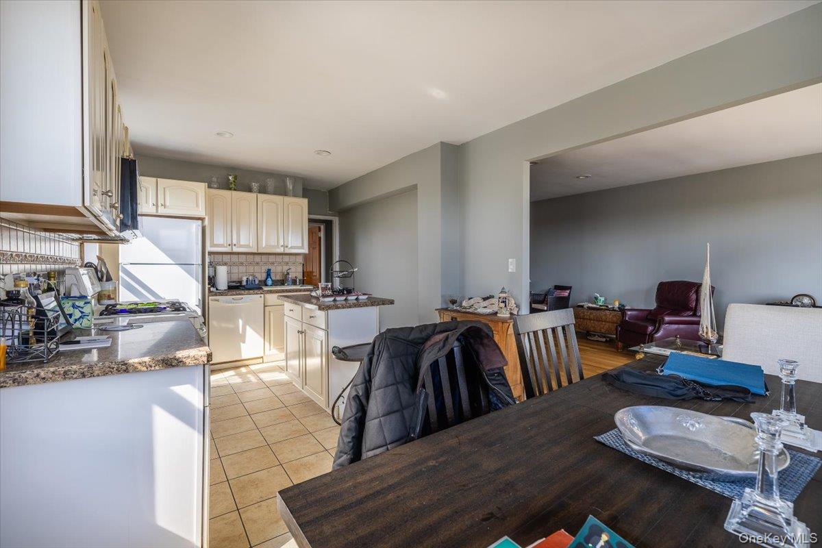 #13 photo, 640 Pelham Road, New Rochelle , NY 10805