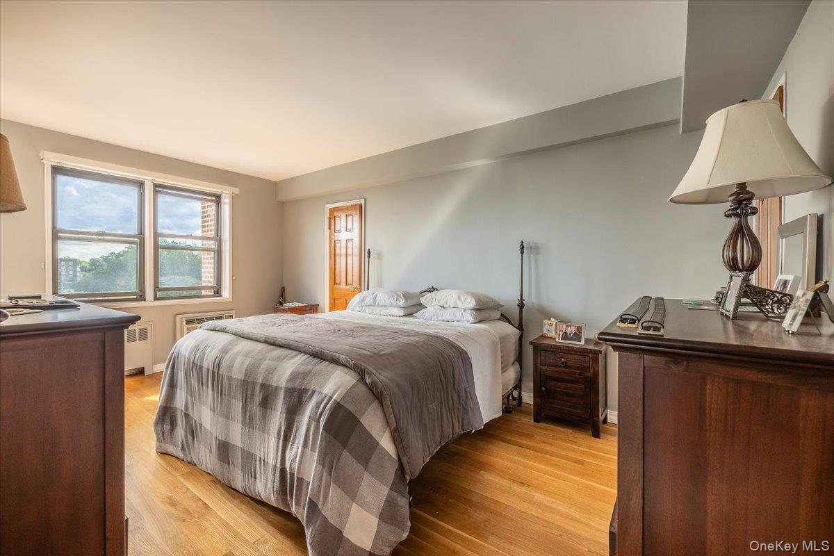 #17 photo, 640 Pelham Road, New Rochelle , NY 10805