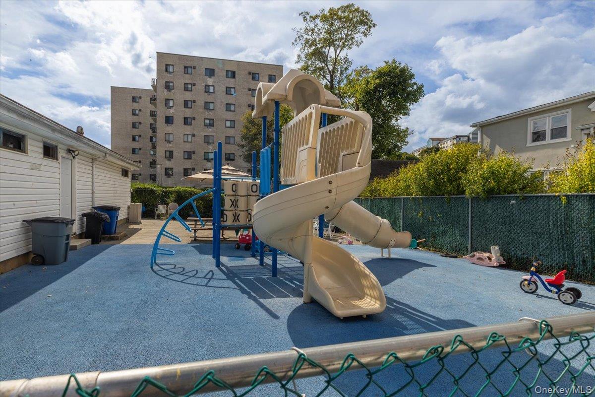 #19 photo, 640 Pelham Road, New Rochelle , NY 10805