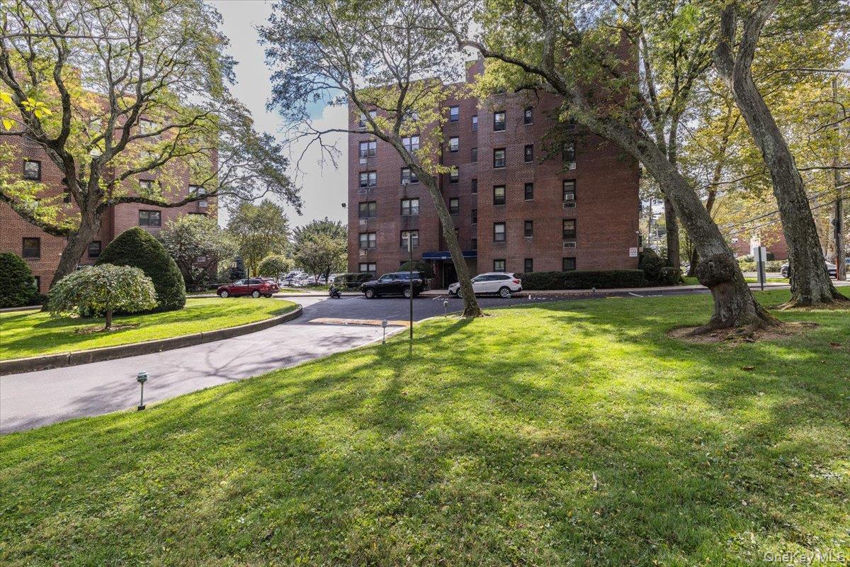 #2 photo, 640 Pelham Road, New Rochelle , NY 10805