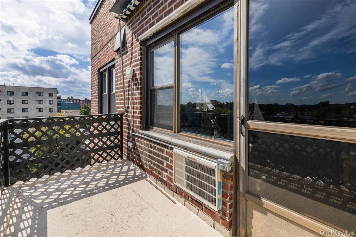 #9 photo, 640 Pelham Road, New Rochelle , NY 10805