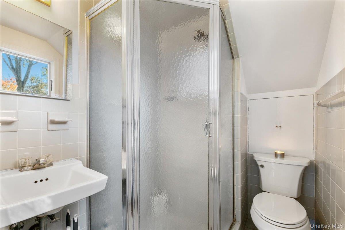 #17 photo, 43 Barry Road, Scarsdale , NY 10583