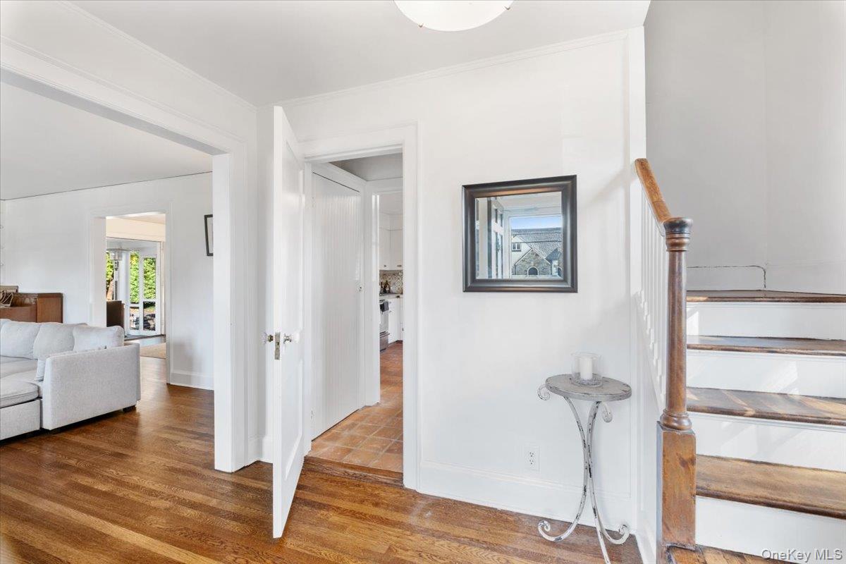 #2 photo, 43 Barry Road, Scarsdale , NY 10583