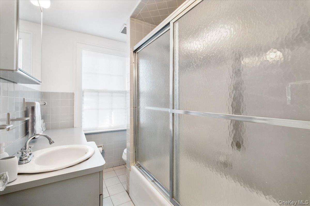 #20 photo, 43 Barry Road, Scarsdale , NY 10583