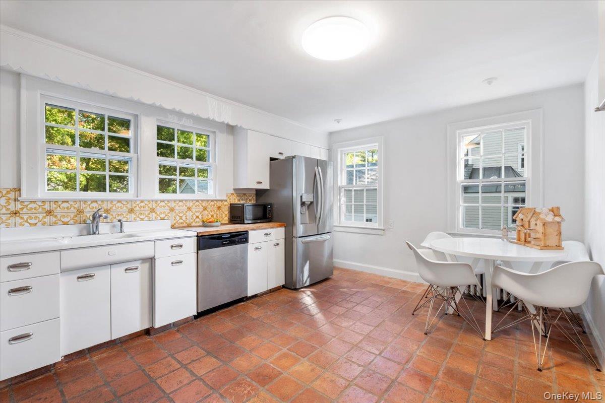 #8 photo, 43 Barry Road, Scarsdale , NY 10583