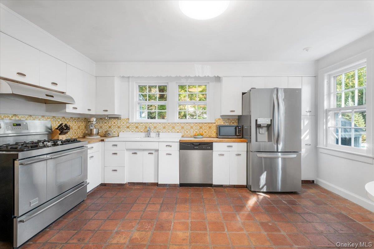 #9 photo, 43 Barry Road, Scarsdale , NY 10583