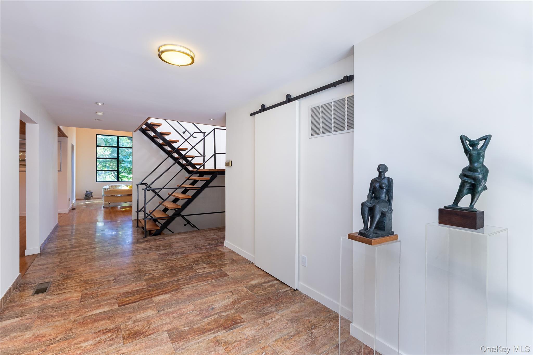 #2 photo, 712 Ladd Road, ブロンクス区 Bronx , NY 10471