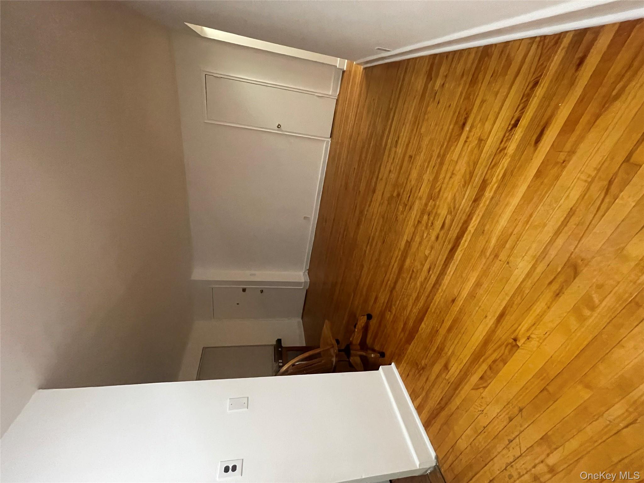 #5 photo, 196-61 69 Avenue, Fresh Meadows , NY 11365