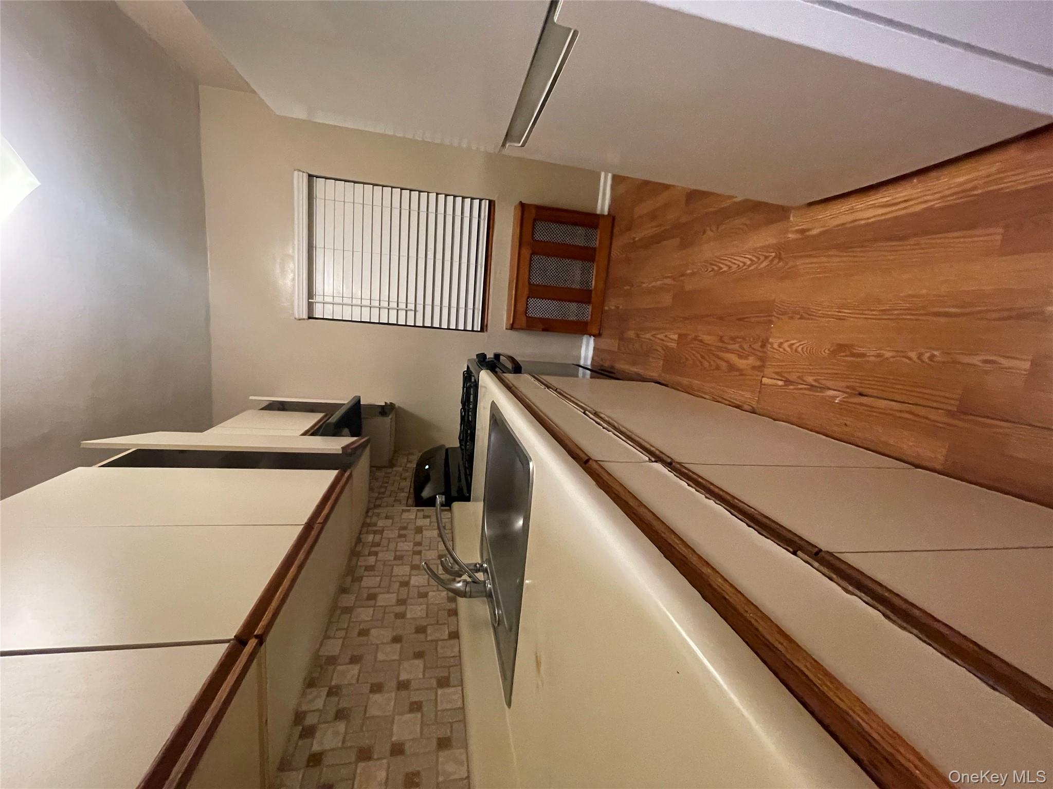 #6 photo, 196-61 69 Avenue, Fresh Meadows , NY 11365