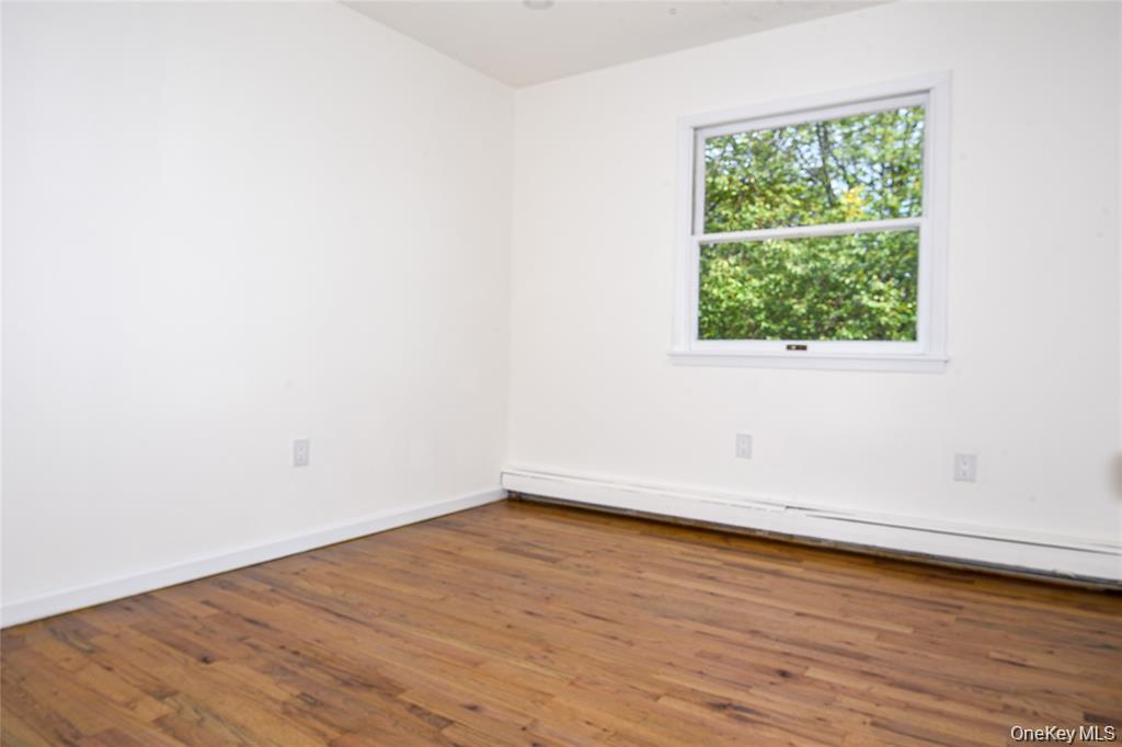 #19 photo, 65 Bluebird Lane, Plainview , NY 11803