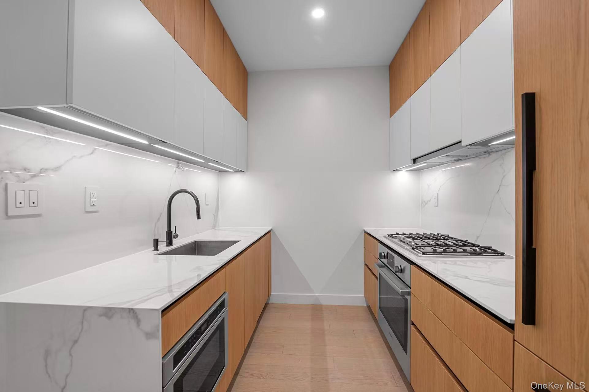 #5 photo, 5 Court Square, クイーンズ区 Long Island City , NY 11101