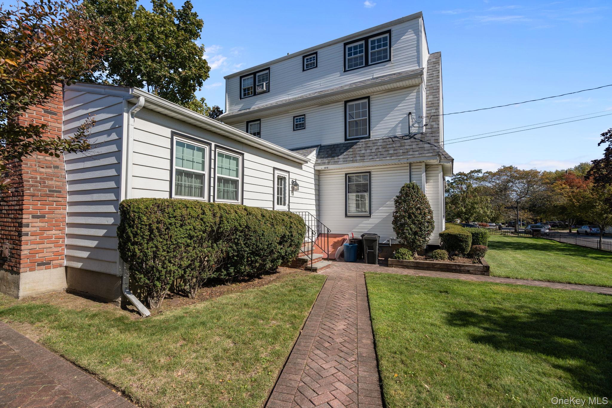 #3 photo, 29 Summit Avenue, ナッソー郡 Lynbrook , NY 11563