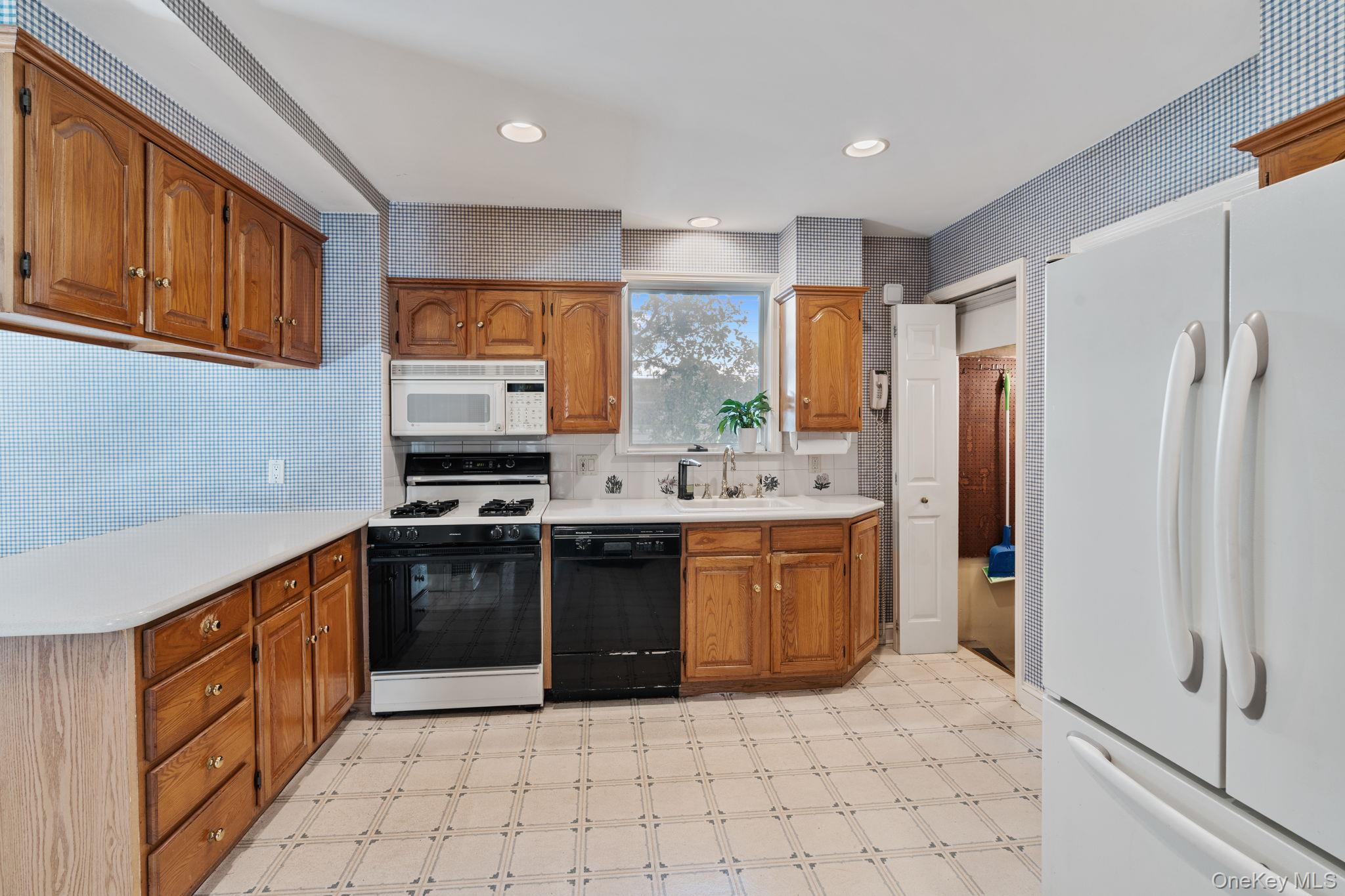 #9 photo, 29 Summit Avenue, ナッソー郡 Lynbrook , NY 11563