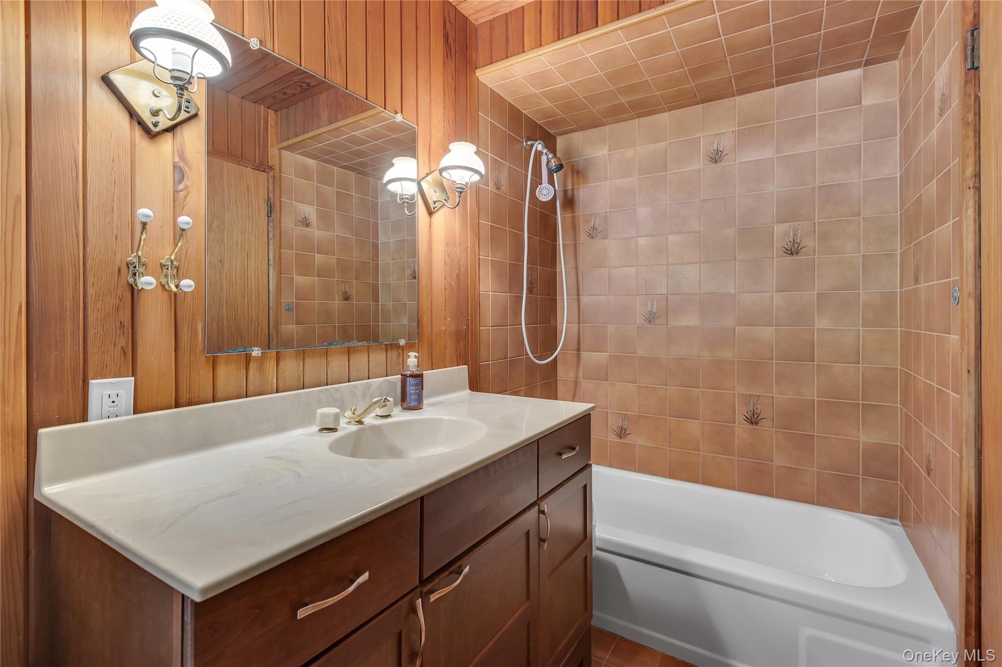 #12 photo, 6 Roxbury Drive, Commack , NY 11725