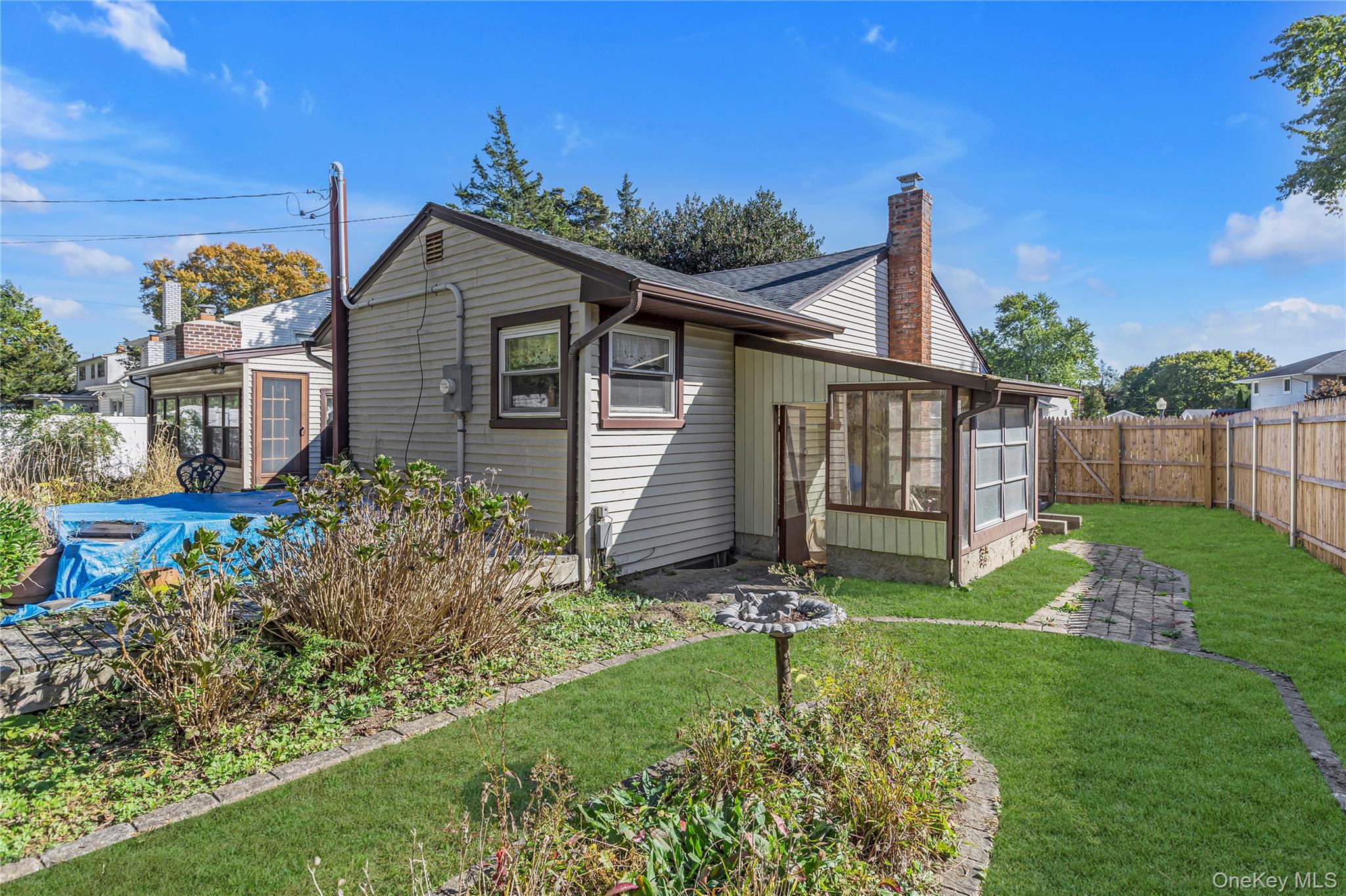 #19 photo, 6 Roxbury Drive, Commack , NY 11725