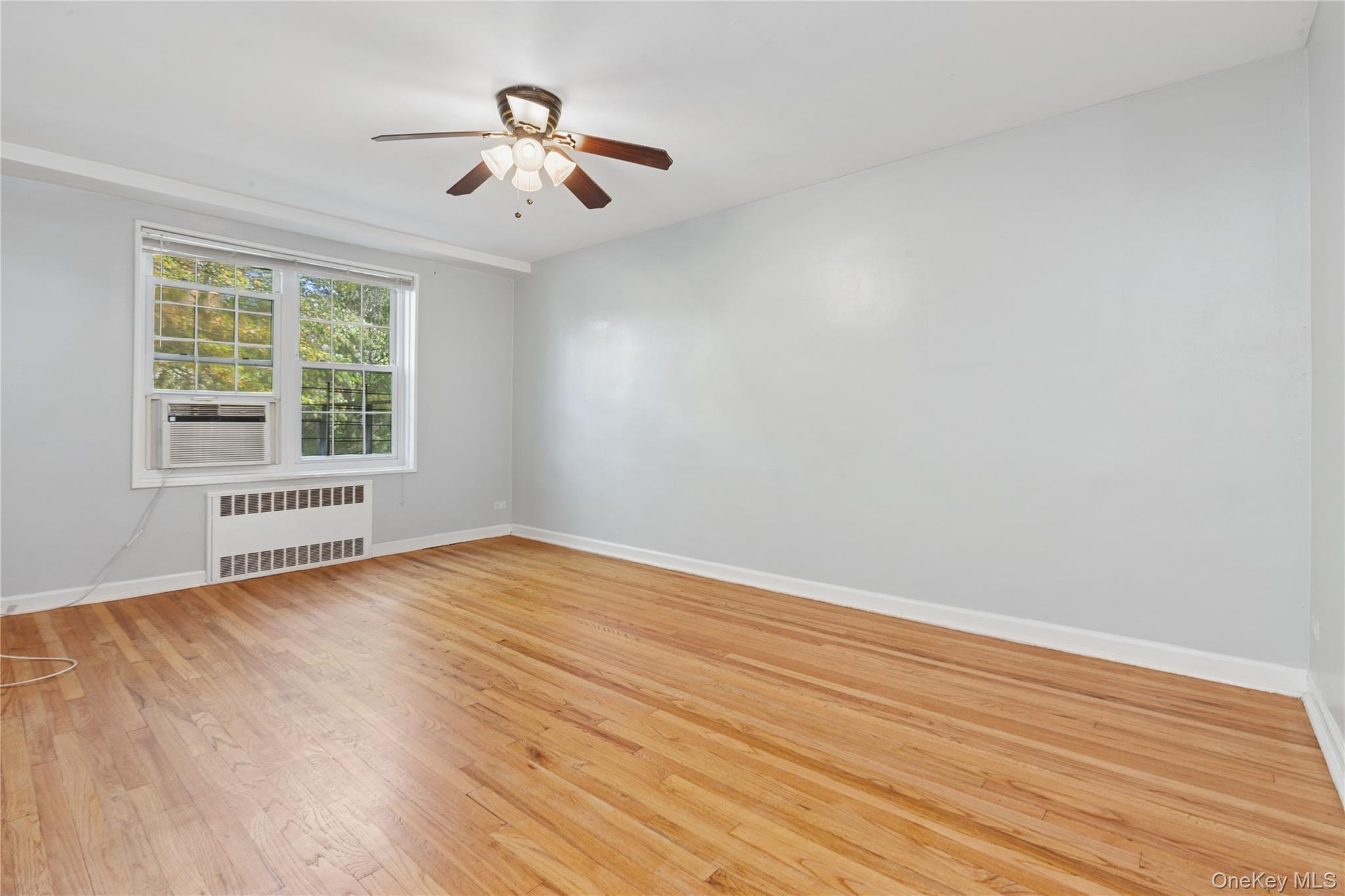 #2 photo, 139-09 84 Drive, クイーンズ区 Briarwood , NY 11435