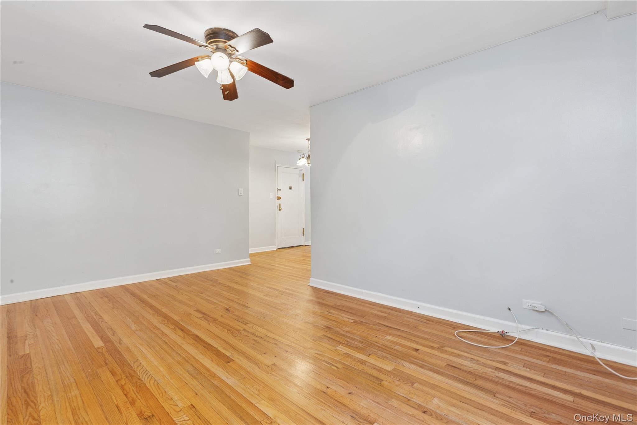 #3 photo, 139-09 84 Drive, クイーンズ区 Briarwood , NY 11435