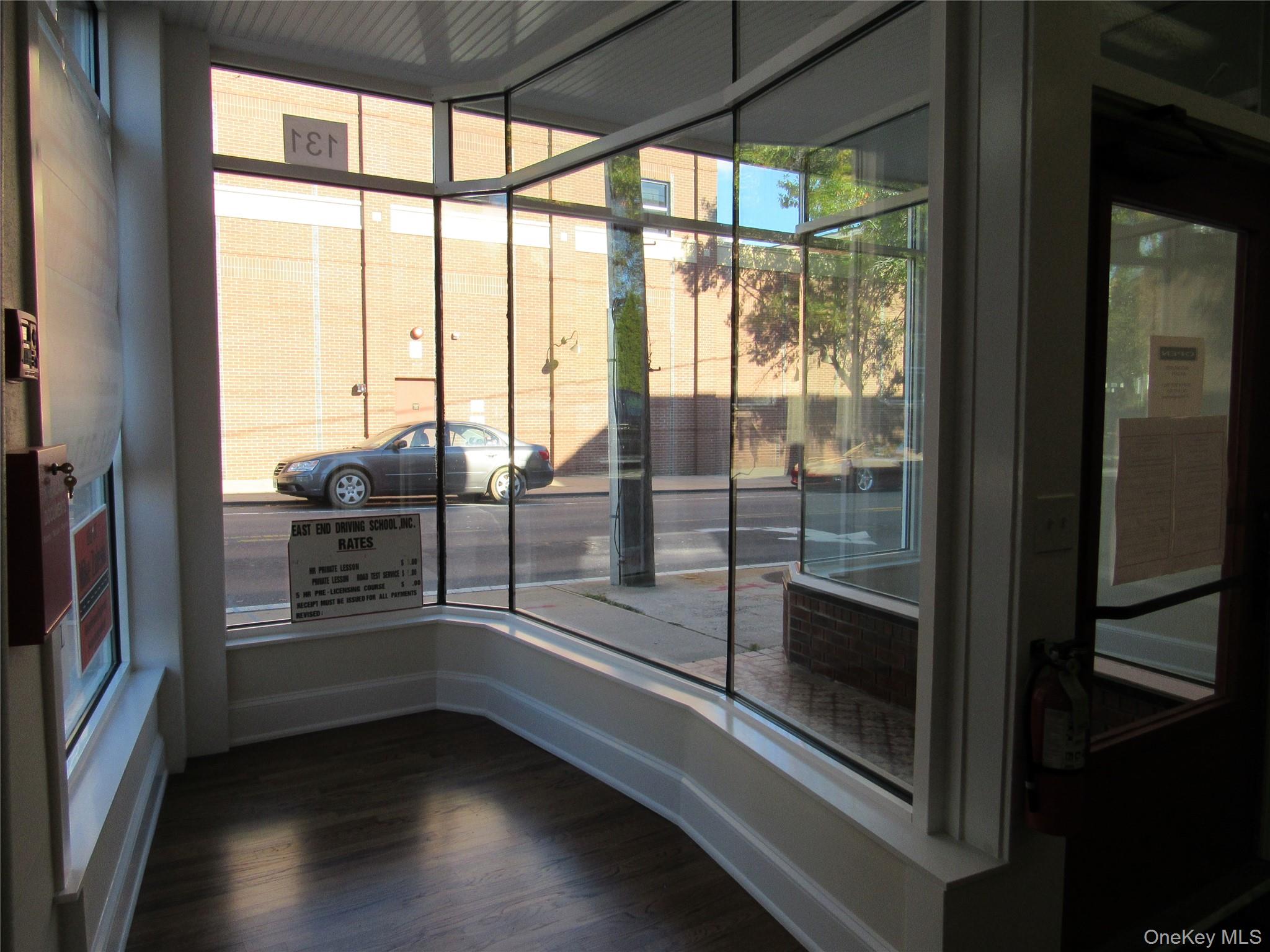 #4 photo, 131 Roanoke Avenue, サフォーク郡 Riverhead , NY 11901