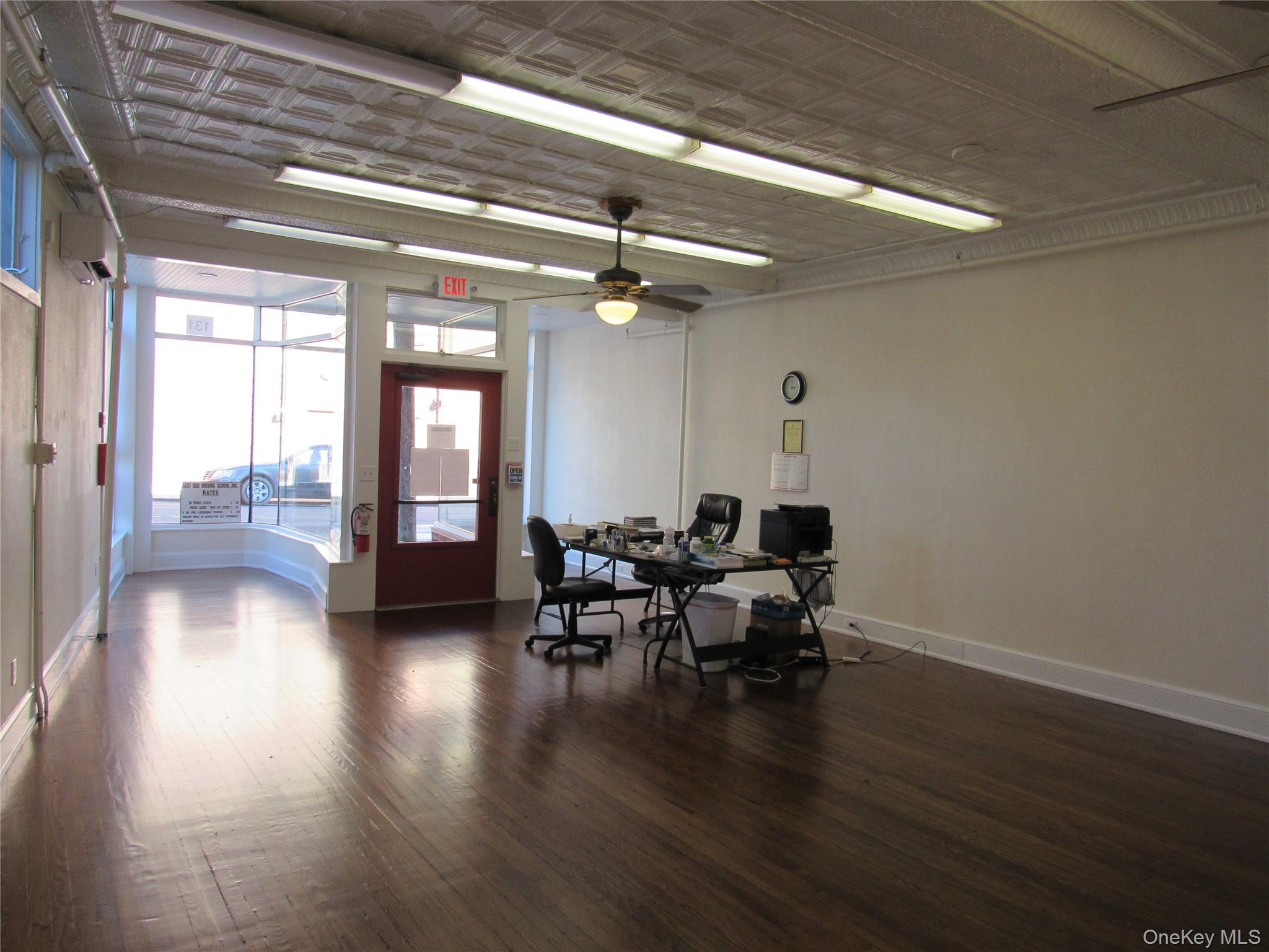 #5 photo, 131 Roanoke Avenue, サフォーク郡 Riverhead , NY 11901