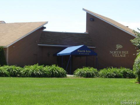 #2 photo, 226 Pointe, サフォーク郡 Coram , NY 11727