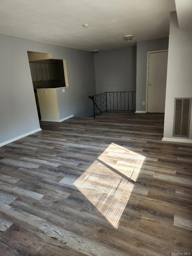 #9 photo, 226 Pointe, サフォーク郡 Coram , NY 11727