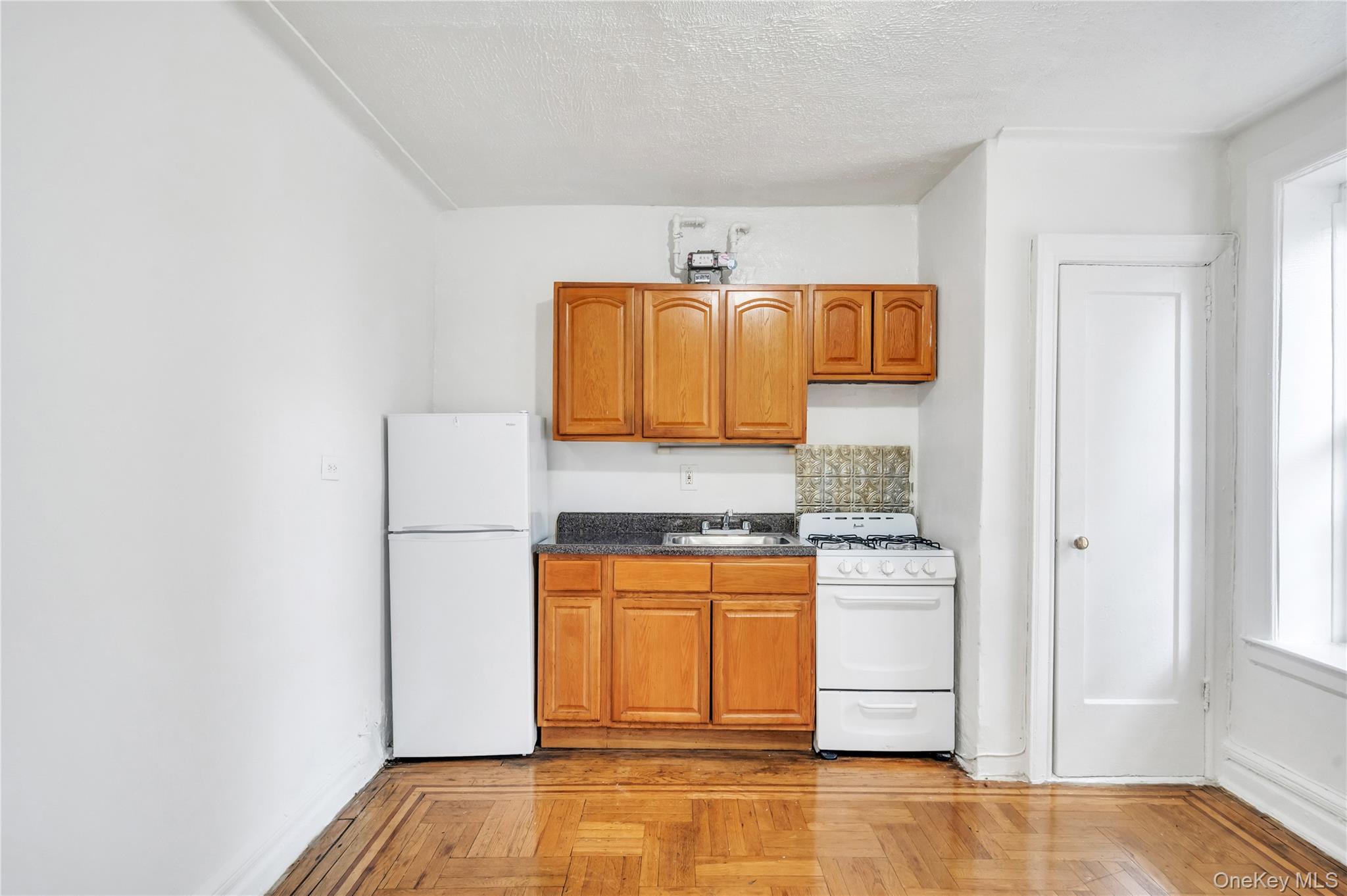 #16 photo, 3152 Hull Avenue, ブロンクス区 Bronx , NY 10467