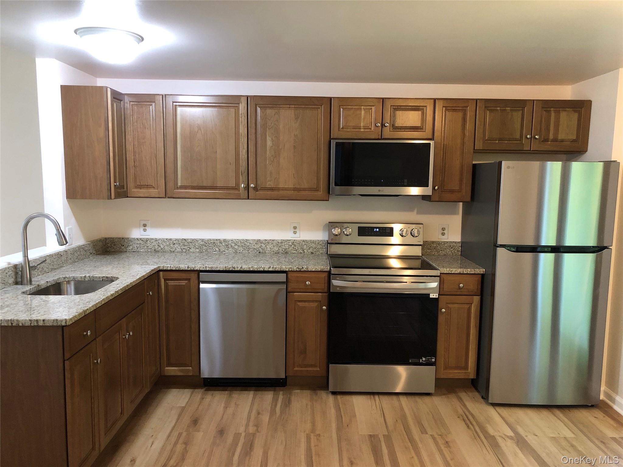 #6 photo, 13 Wake Robin, Call Listing Agent , NY 12020