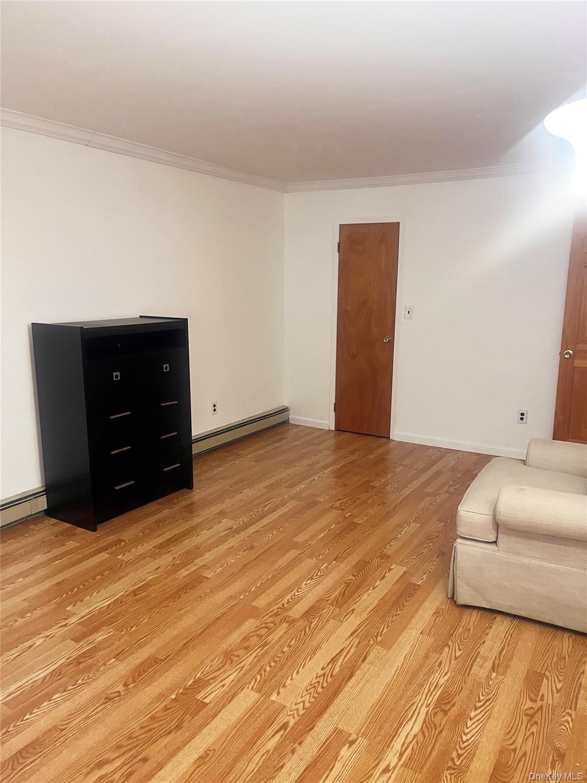 #4 photo, 406 Plainfield Avenue, Floral Park , NY 11001