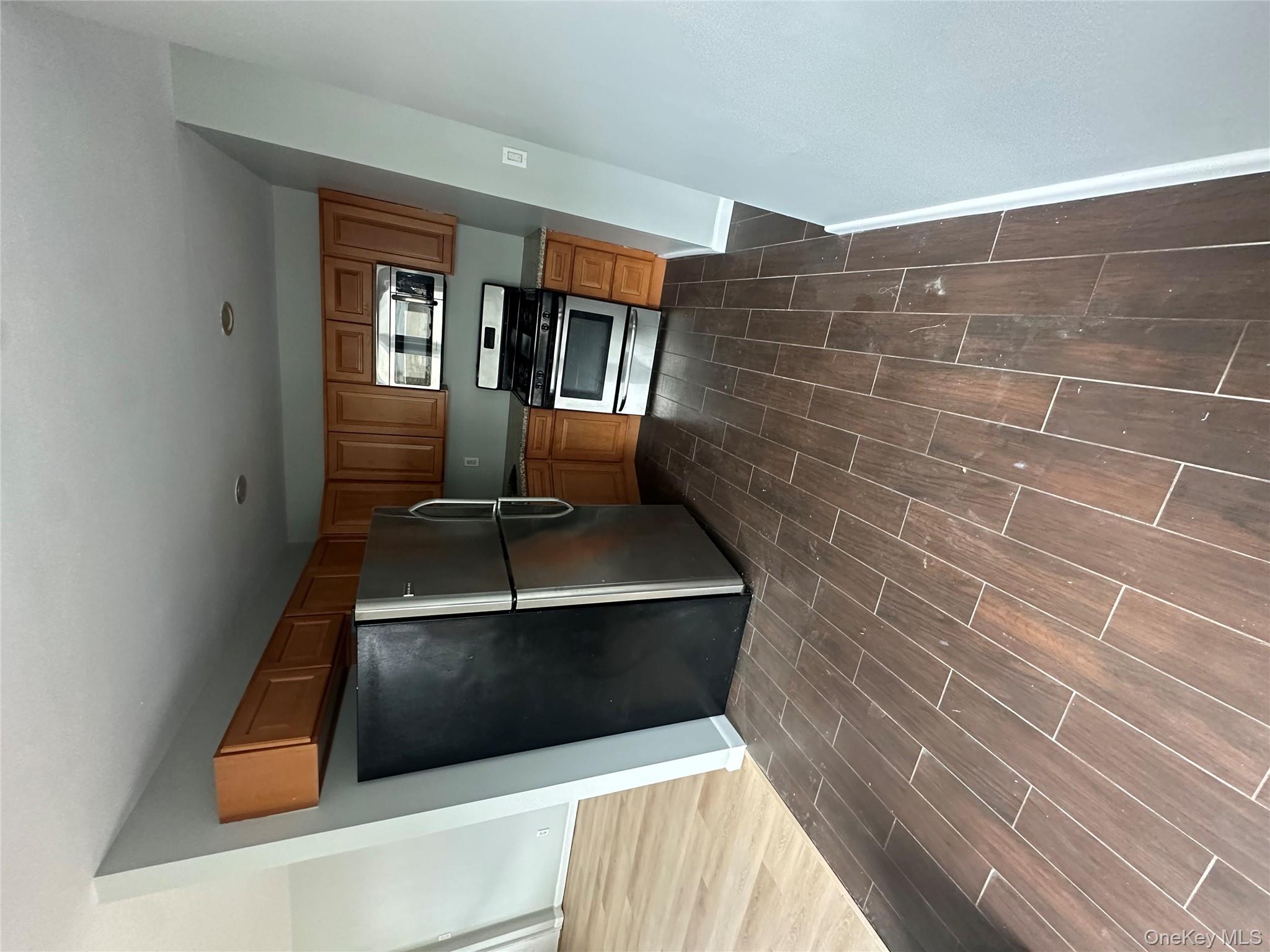 #4 photo, 665 E Broadway, Long Beach , NY 11561