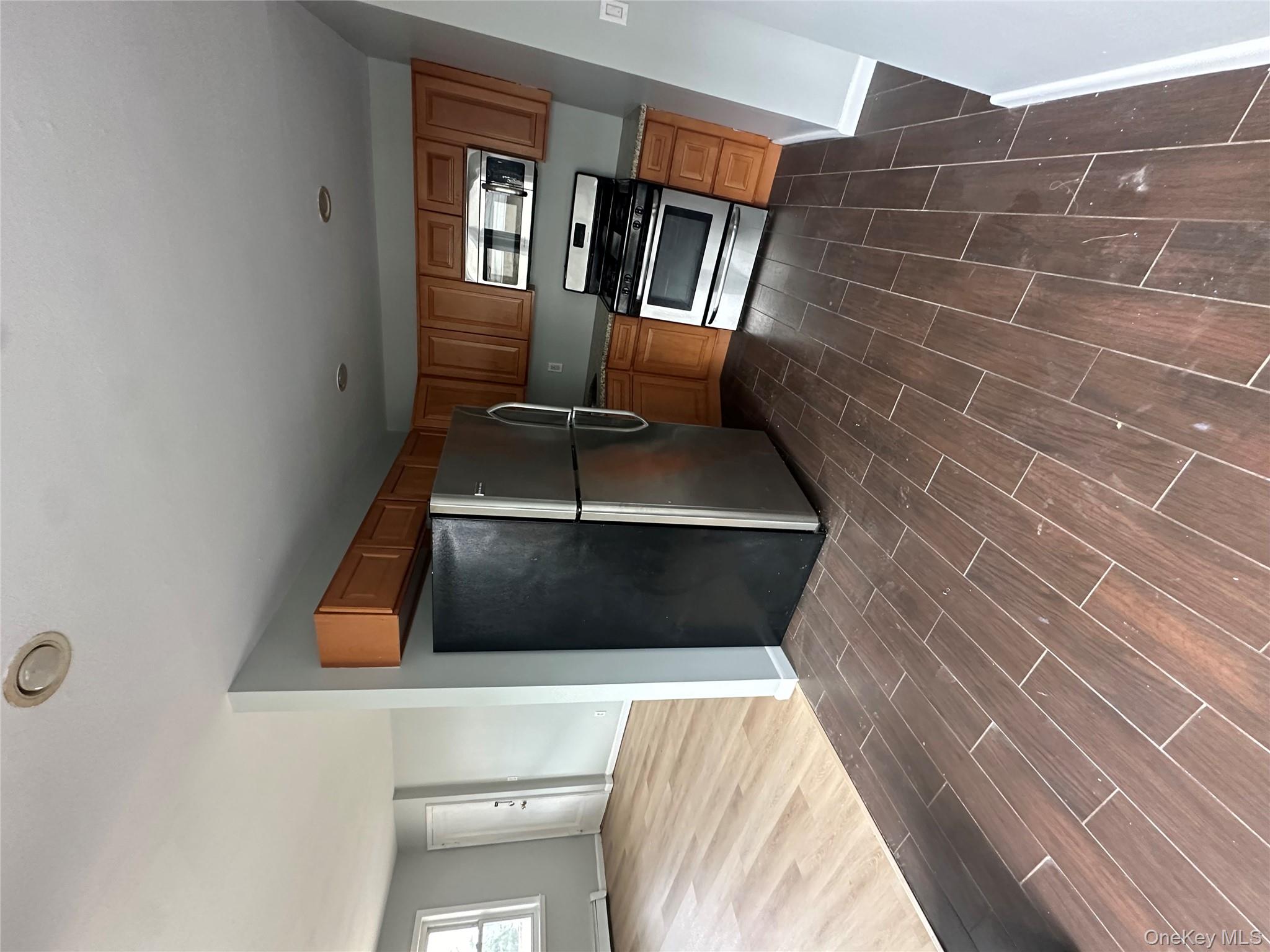 #5 photo, 665 E Broadway, Long Beach , NY 11561