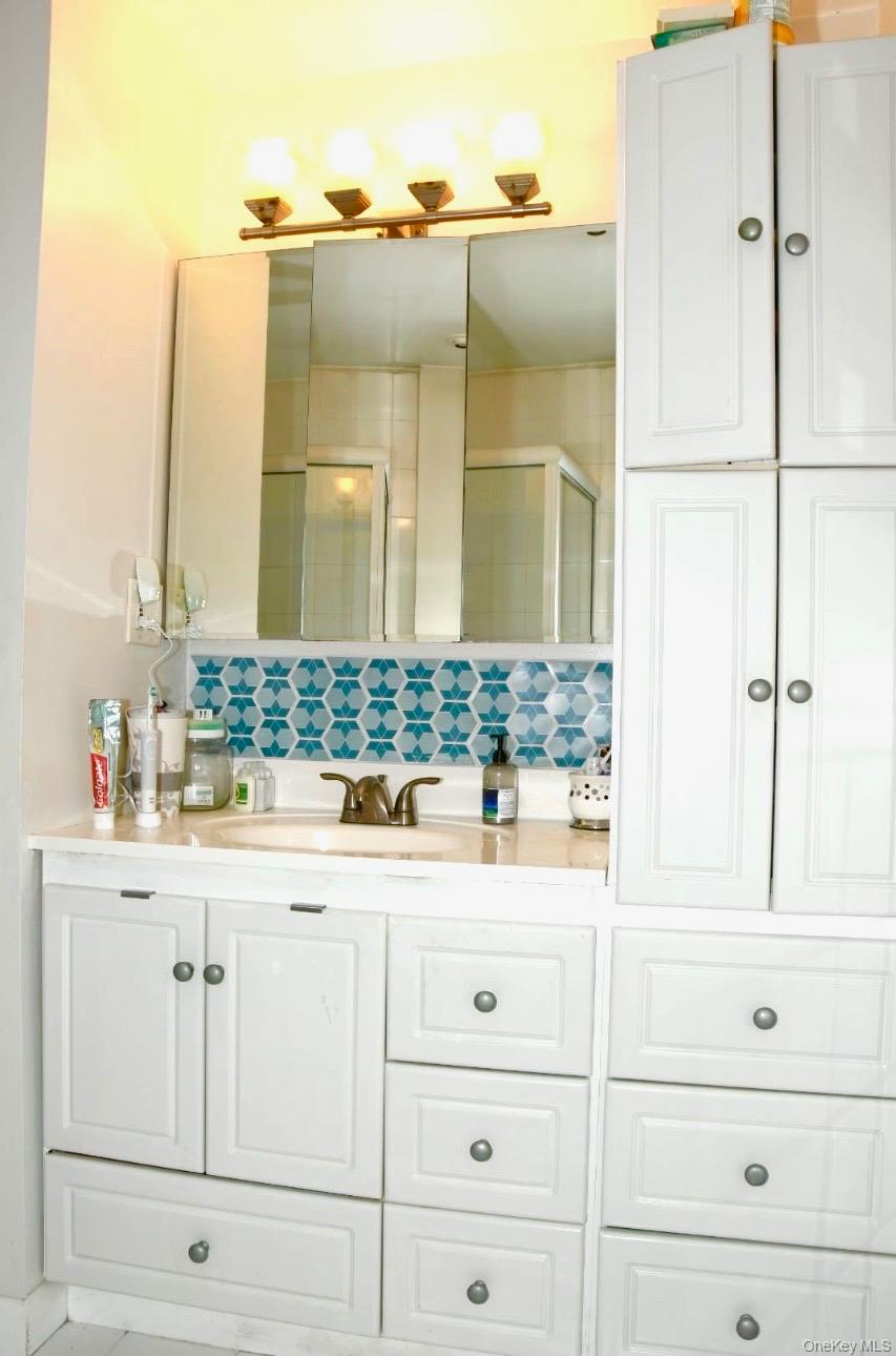 #15 photo, 43-56 168 Street, Flushing , NY 11358