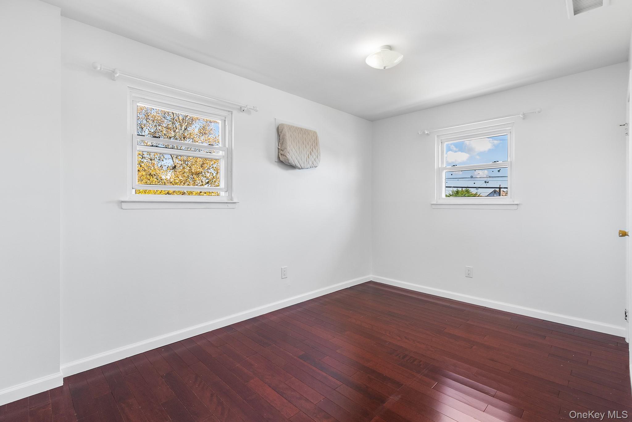 #11 photo, 74 Venetian Prom, サフォーク郡 Lindenhurst , NY 11757