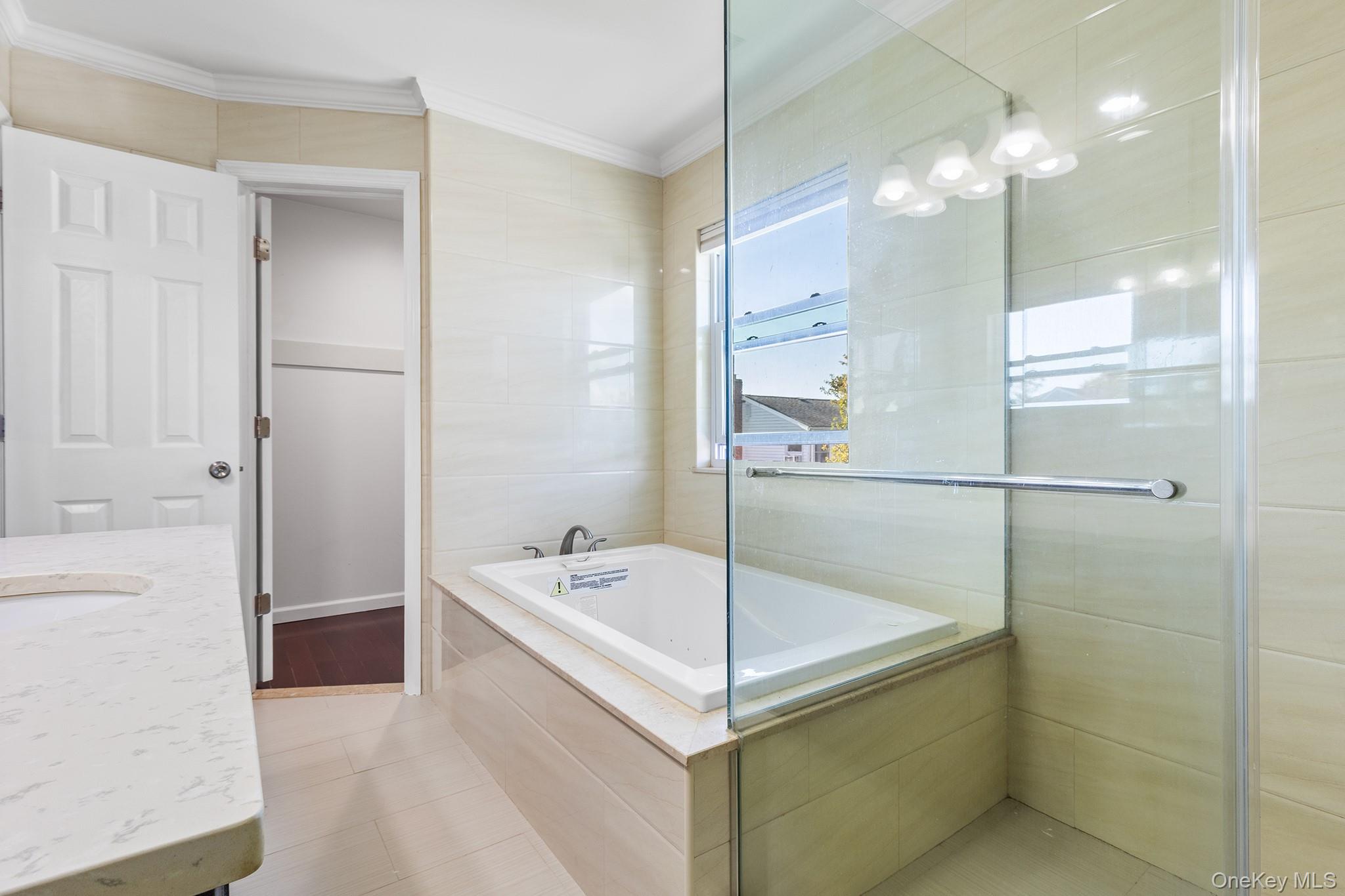 #18 photo, 74 Venetian Prom, サフォーク郡 Lindenhurst , NY 11757