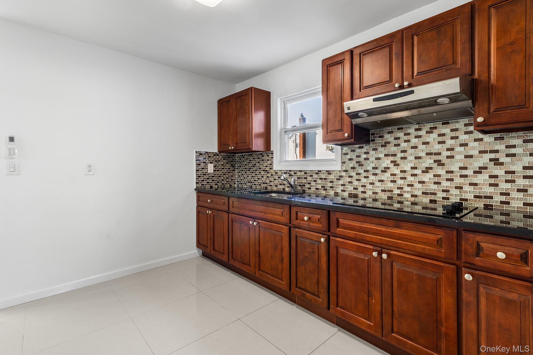 #20 photo, 74 Venetian Prom, サフォーク郡 Lindenhurst , NY 11757